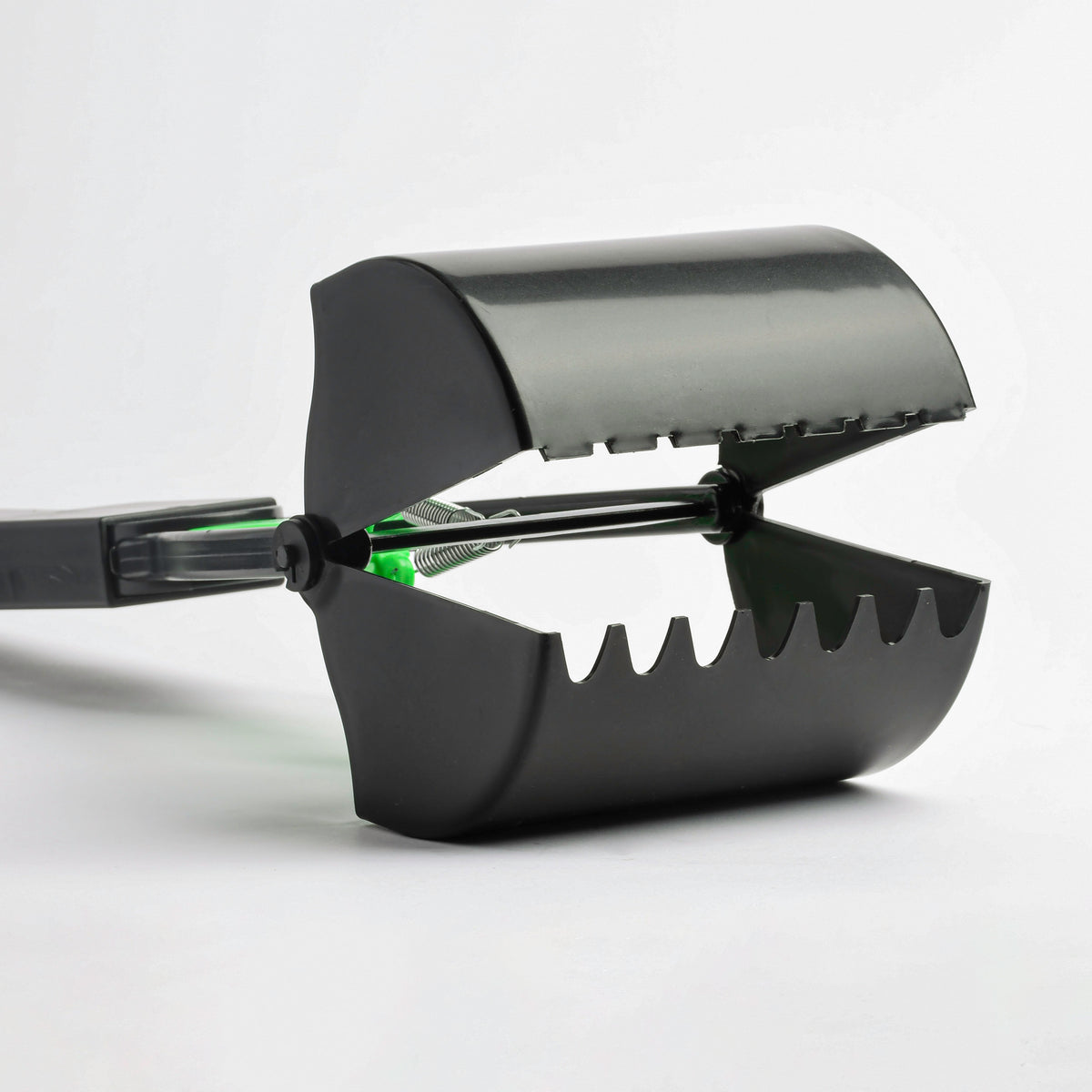 Folding Claw Waste Scooper
